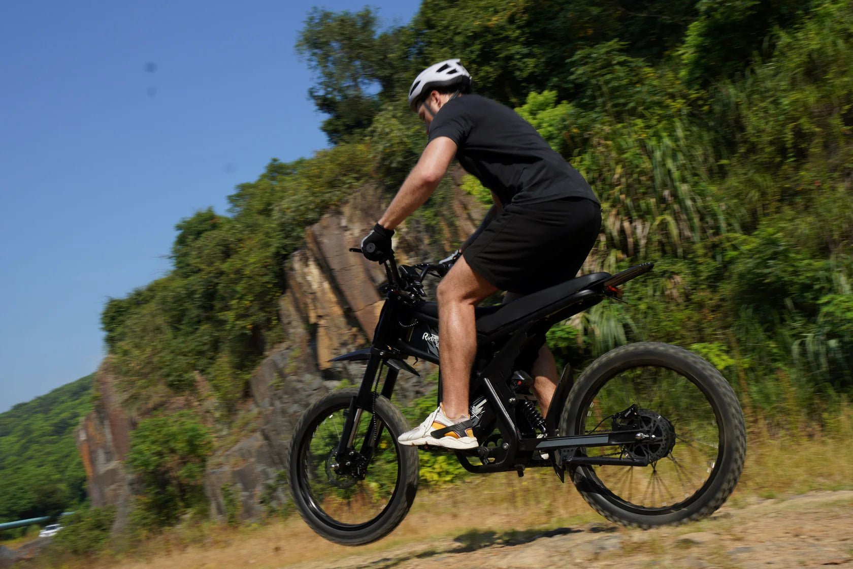 Riding Times GT73 (2400W) Electric Dirt Bike - Buzzify - E - Bikes - Riding Times